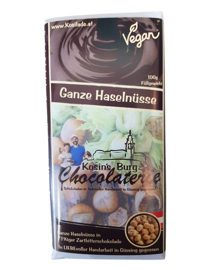 Ganze Haselnüsse